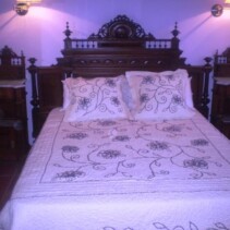 Vendo dormitorio completo en caoba cubana